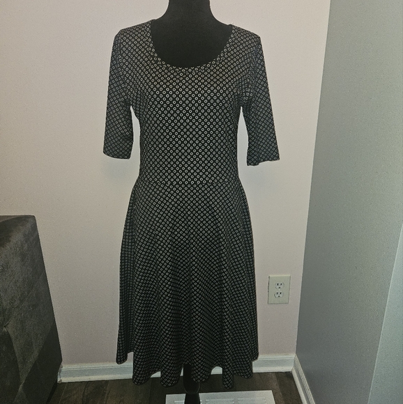 LuLaRoe Dresses & Skirts - LuLaRoe Nicole Black & White Polka Dot Midi Dress - Size Large